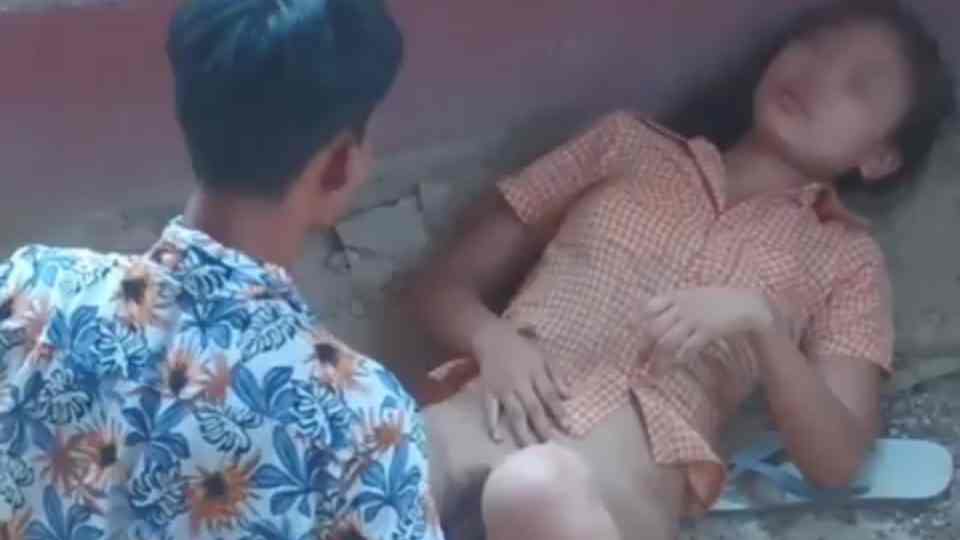 အချယ်နယ်ကျွံ့